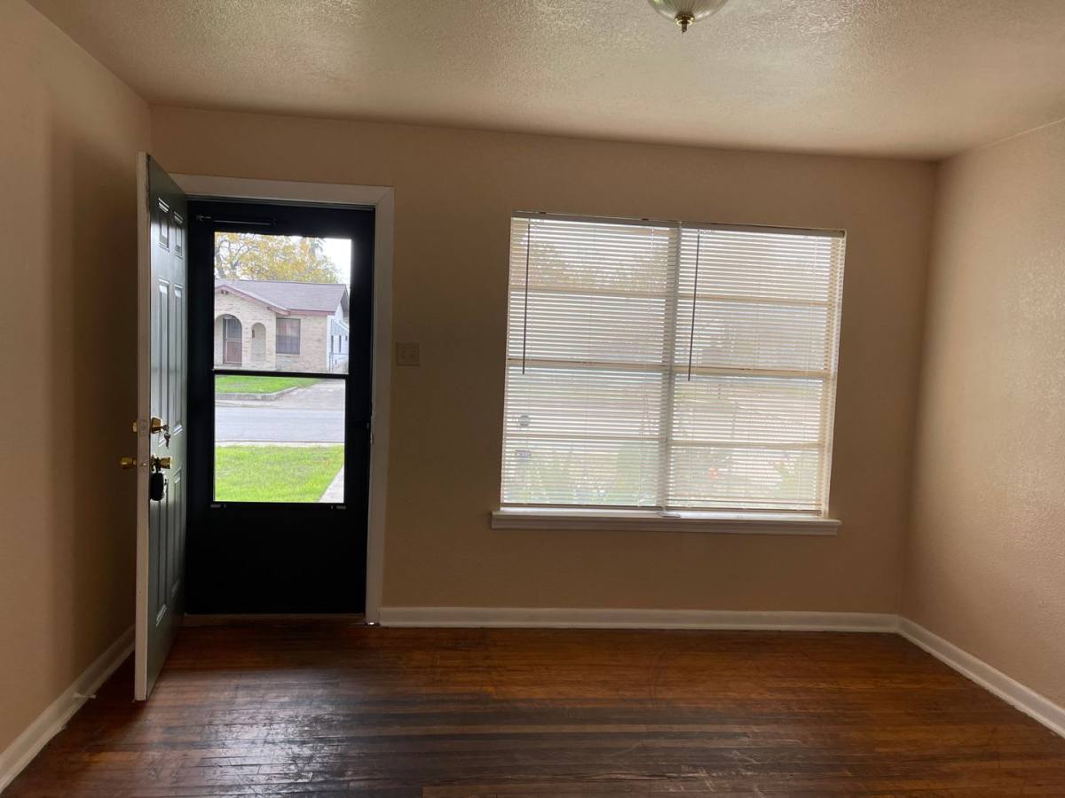 House for rent at 675 W Pyron, San Antonio, TX 78221