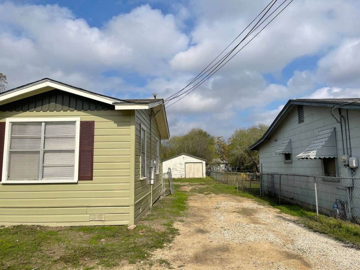 House for rent at 675 W Pyron, San Antonio, TX 78221