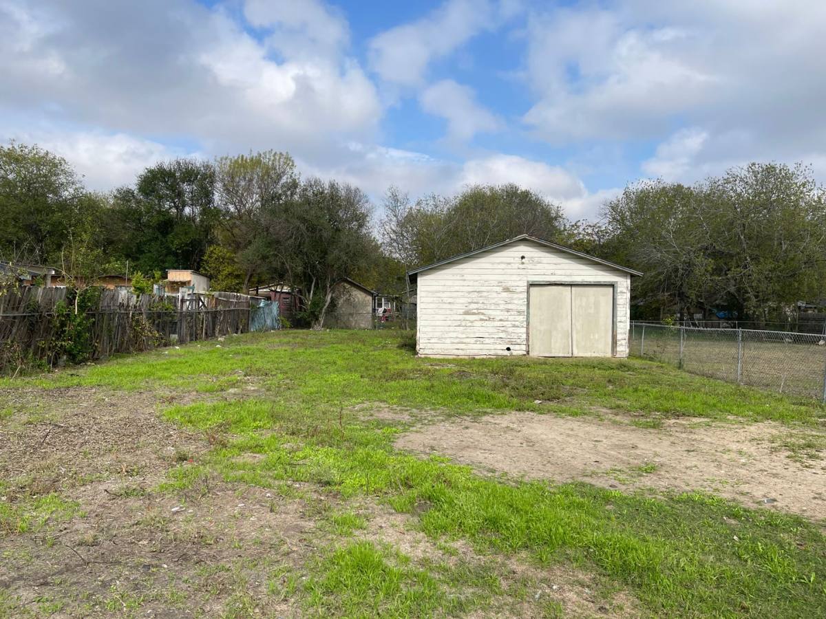 House for rent at 675 W Pyron, San Antonio, TX 78221