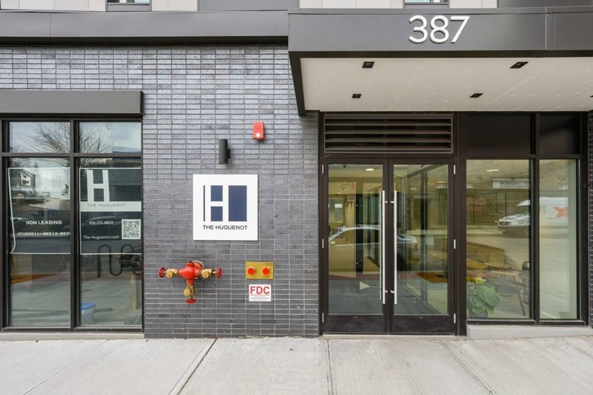 Apartment for rent at 387 Huguenot St, New Rochelle, NY 10801