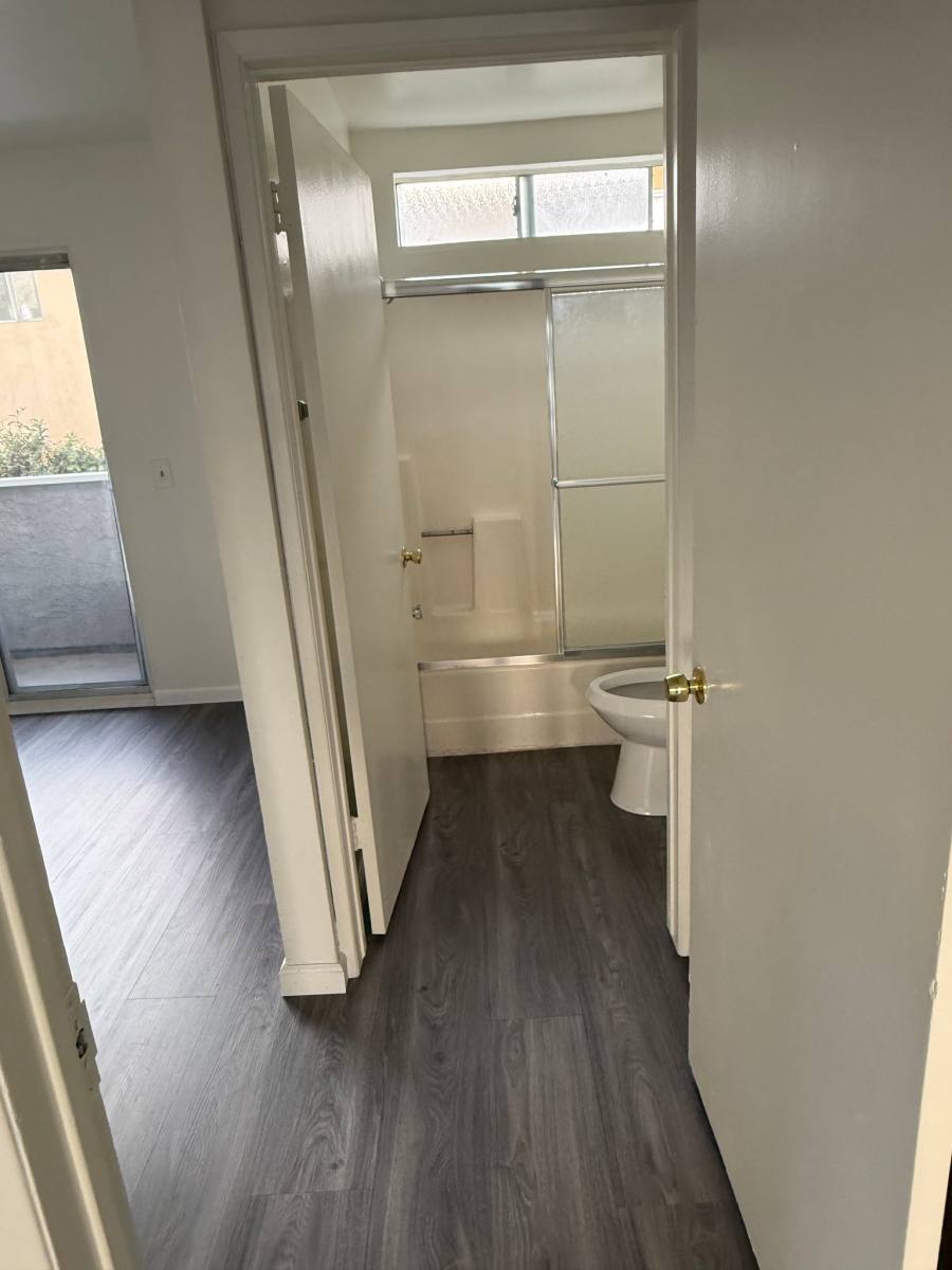 Apartment for rent at 18360 Napa St, Northridge, CA 91325