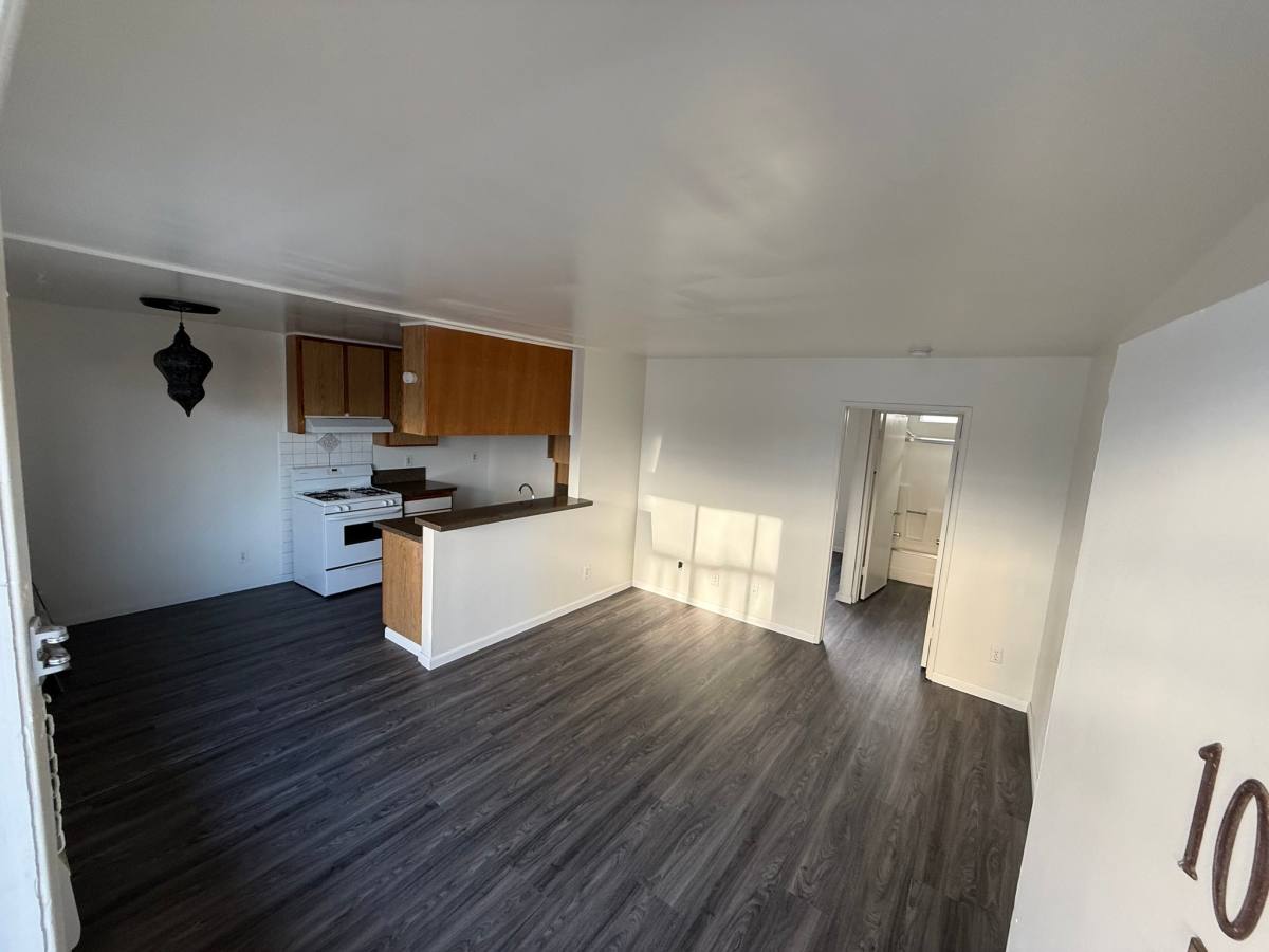 Apartment for rent at 18360 Napa St, Northridge, CA 91325