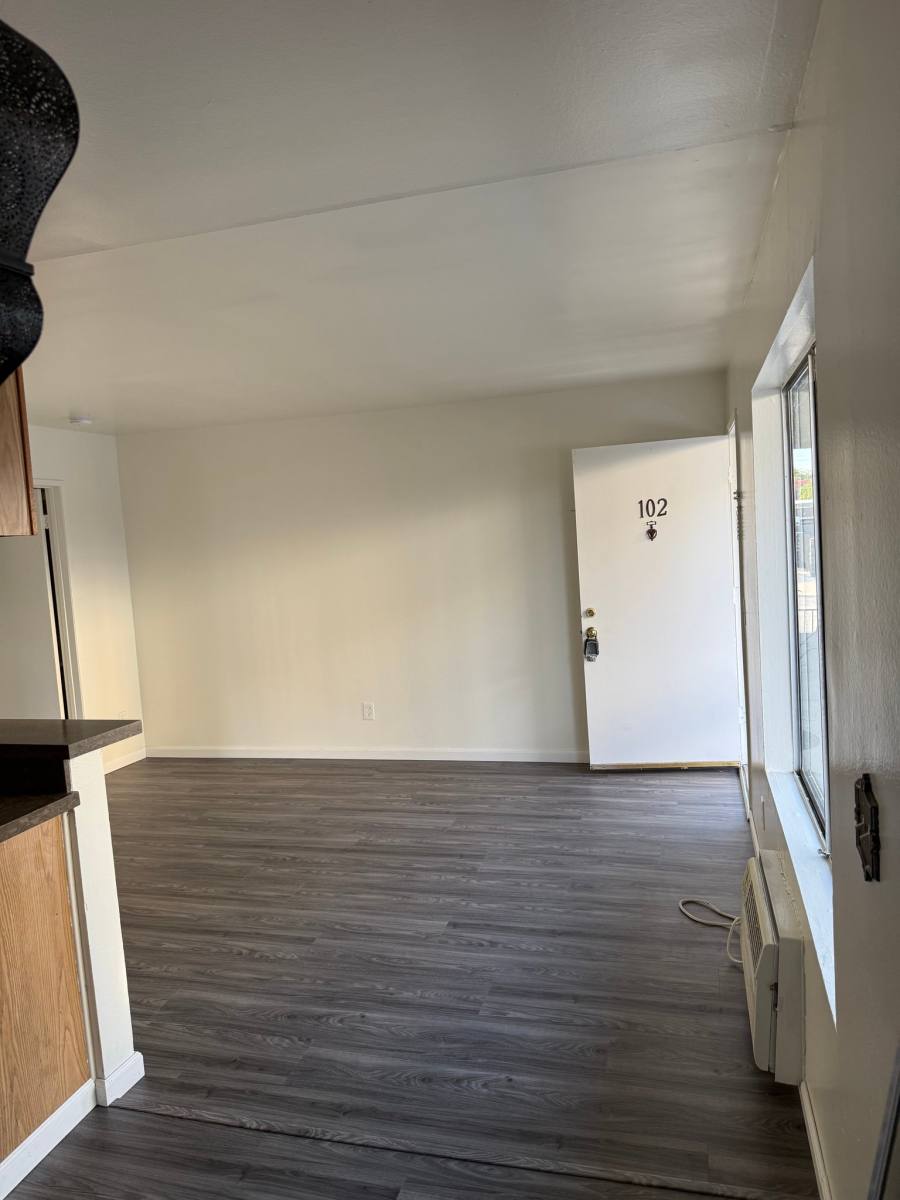 Apartment for rent at 18360 Napa St, Northridge, CA 91325