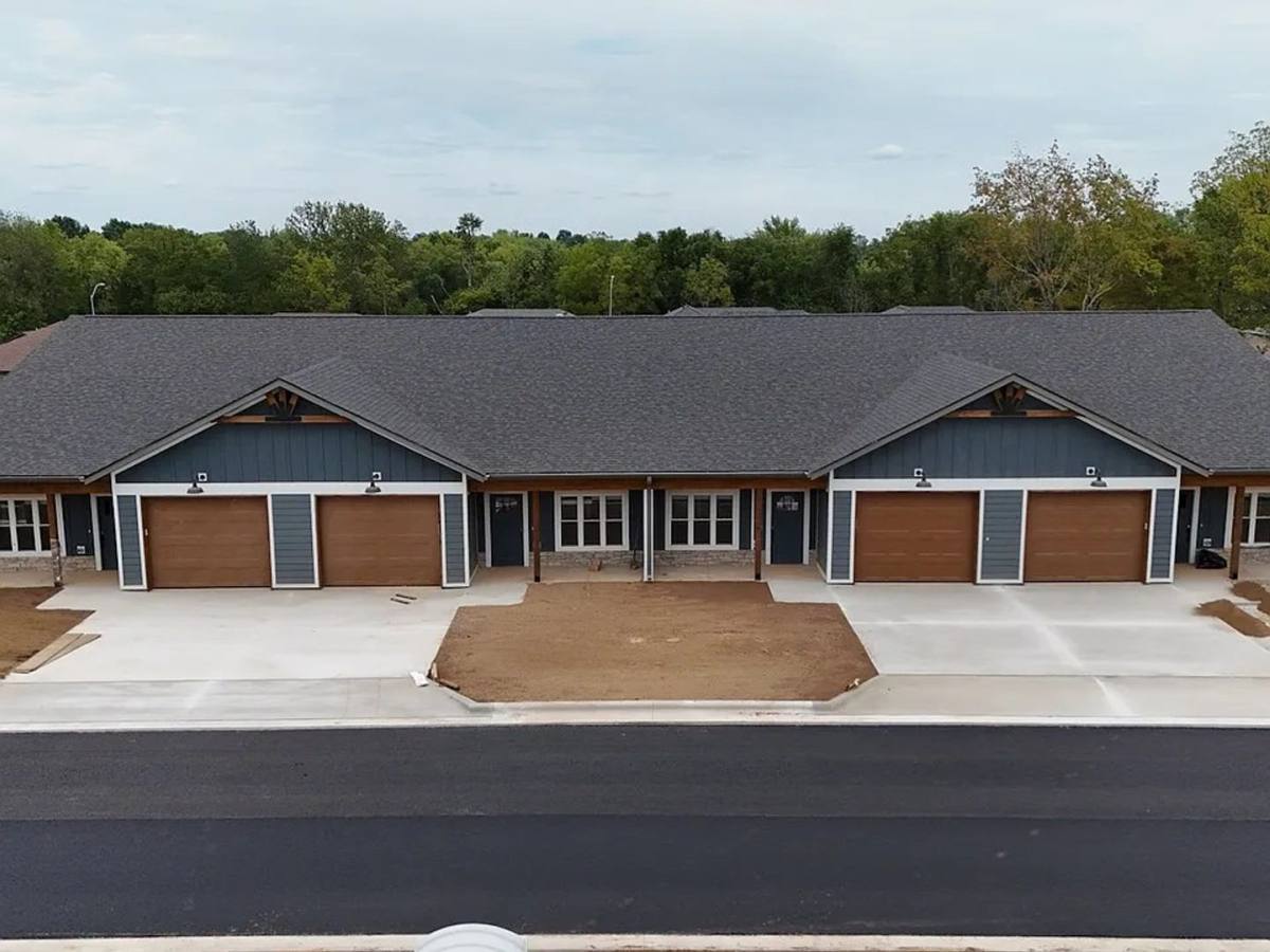 Townhouse for rent at 640-688 Harrison St, Nixa, MO 65714