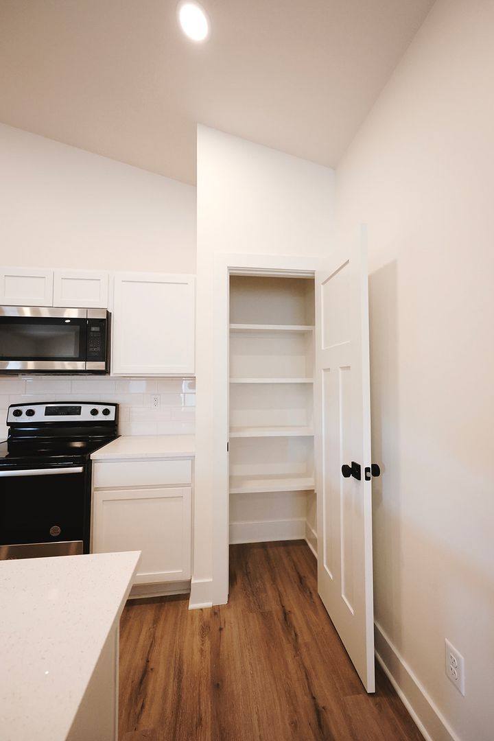 Apartment for rent at 522 E Briarbrook Lane, Valley Center, KS 67147