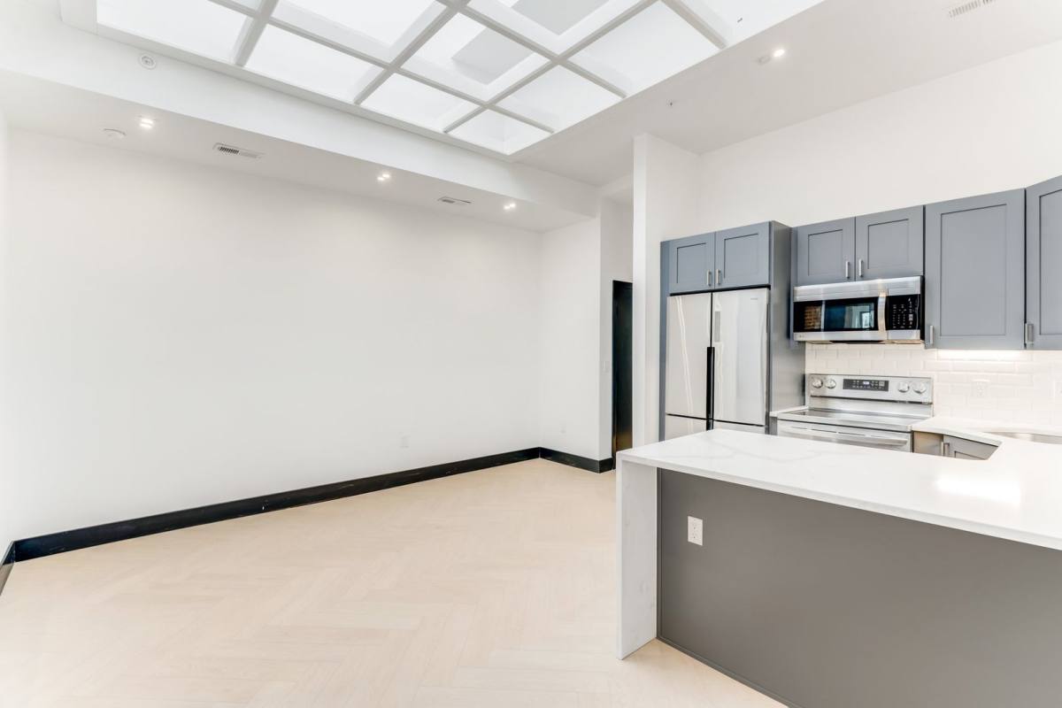 Apartment for rent at 643-645 N 15th St, Philadelphia, PA 19130