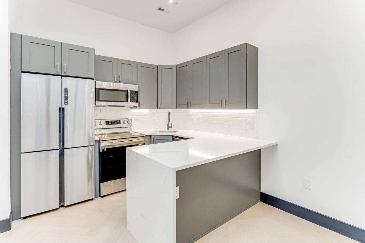Apartment for rent at 643-645 N 15th St, Philadelphia, PA 19130