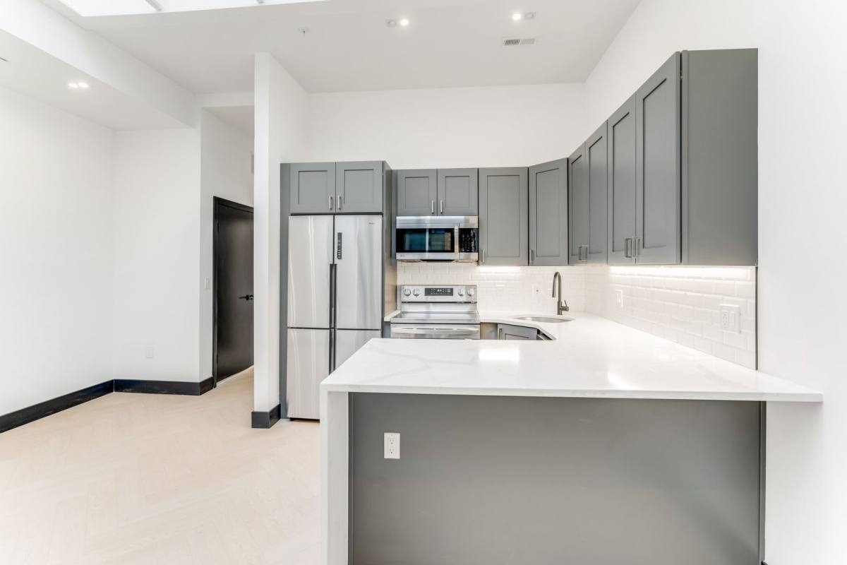 Apartment for rent at 643-645 N 15th St, Philadelphia, PA 19130