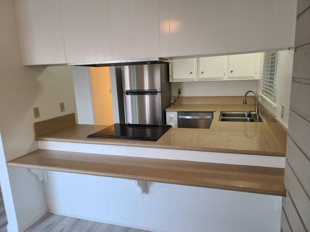Apartment for rent at 210 Lugonia St, Newport Beach, CA 92663