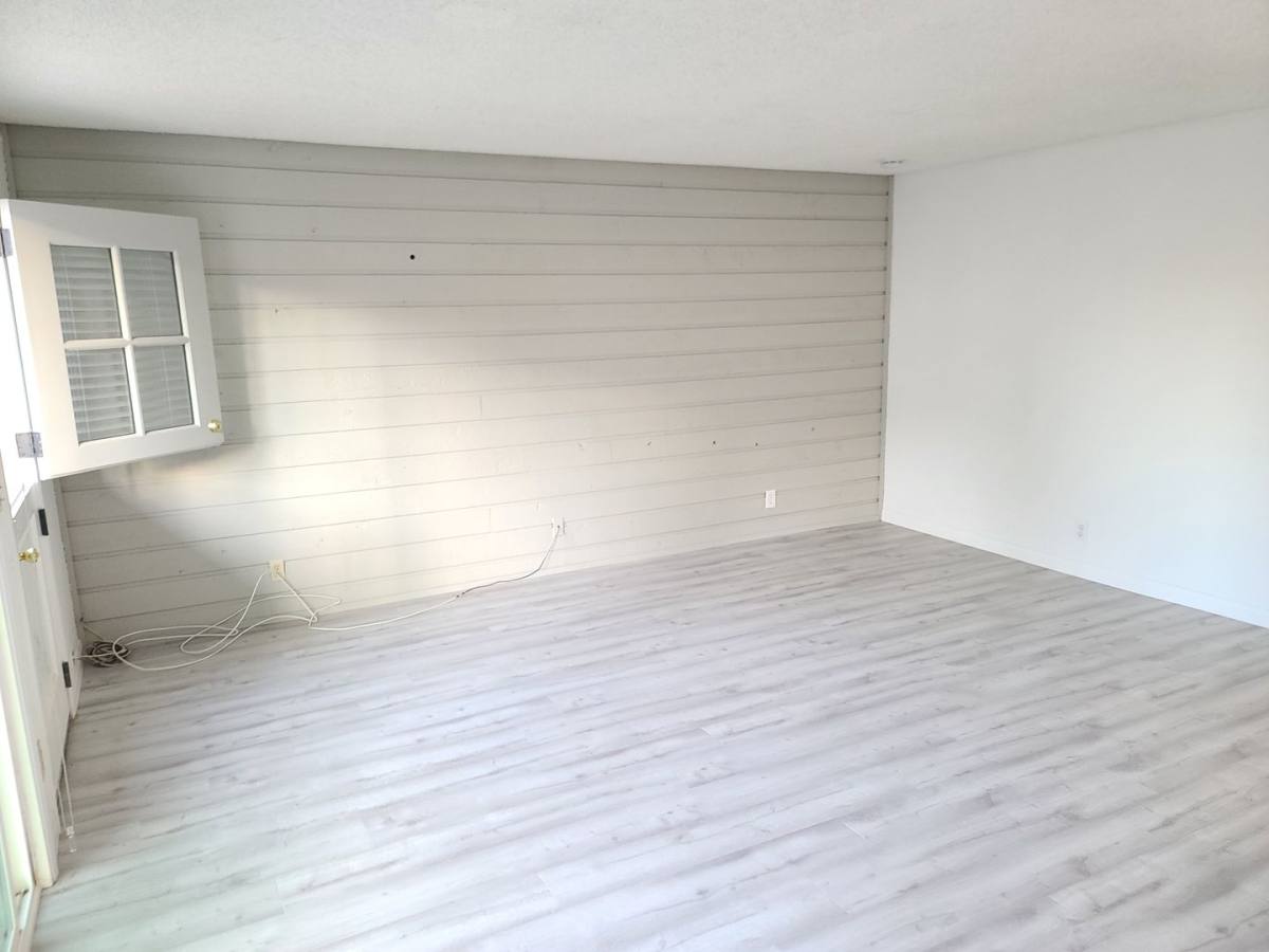 Apartment for rent at 210 Lugonia St, Newport Beach, CA 92663
