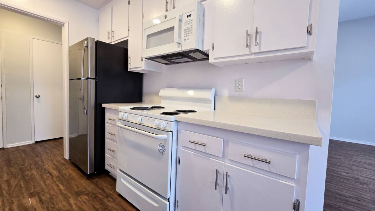 Apartment for rent at 18411 Vincennes St, Northridge, CA 91325