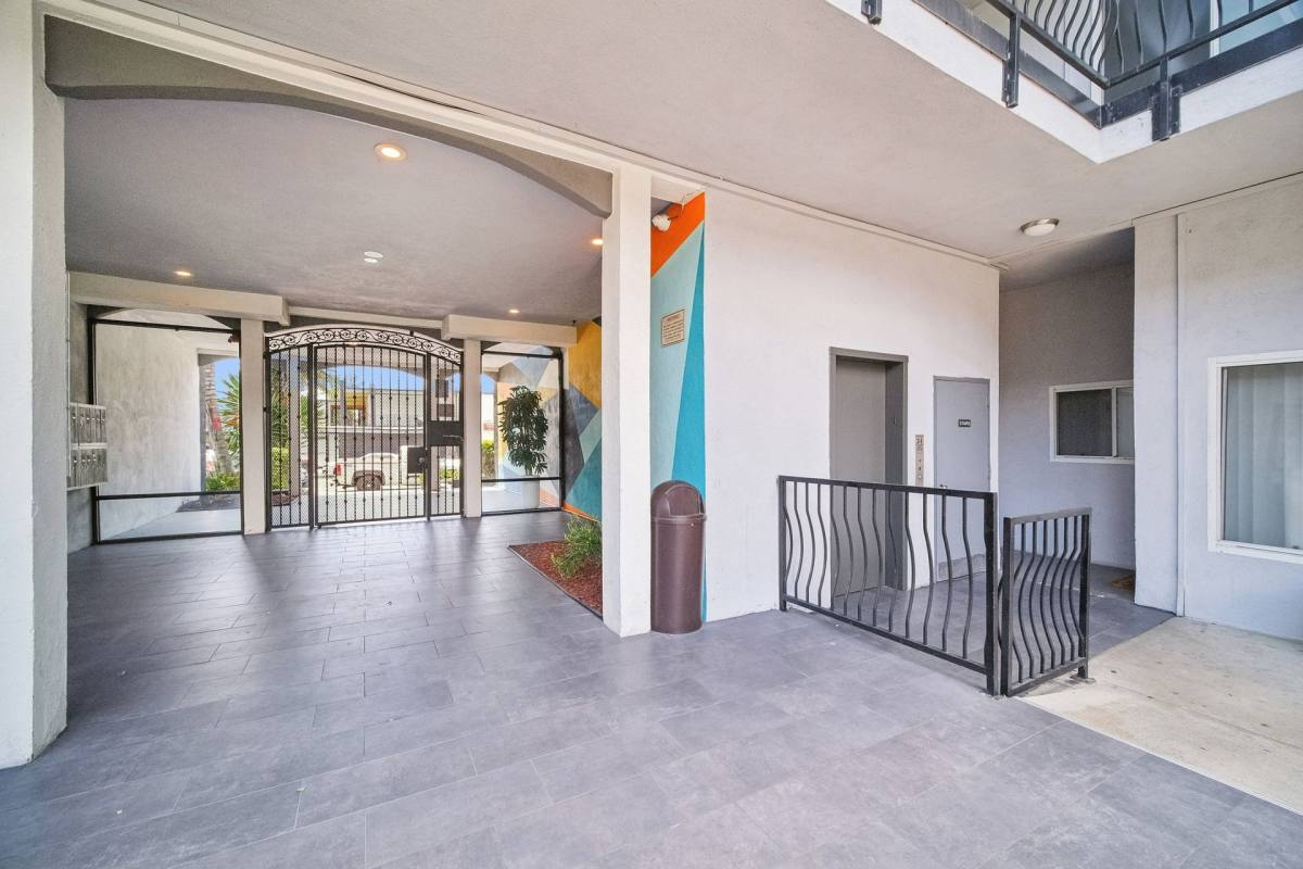 Apartment for rent at 18411 Vincennes St, Northridge, CA 91325