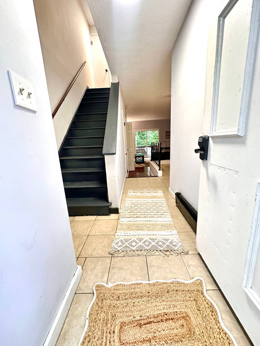Apartment for rent at 168 Woodland Dr #A, Uncasville, CT 06382