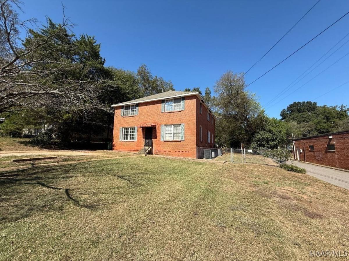 Apartment for rent at 3017 McQueen St, Montgomery, AL 36107
