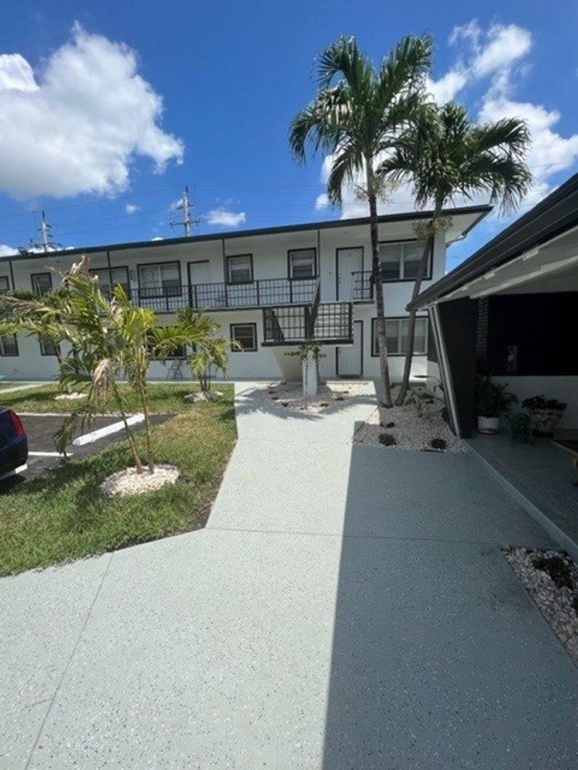 Apartment for rent at 1737 Liberty St, Hollywood, FL 33020