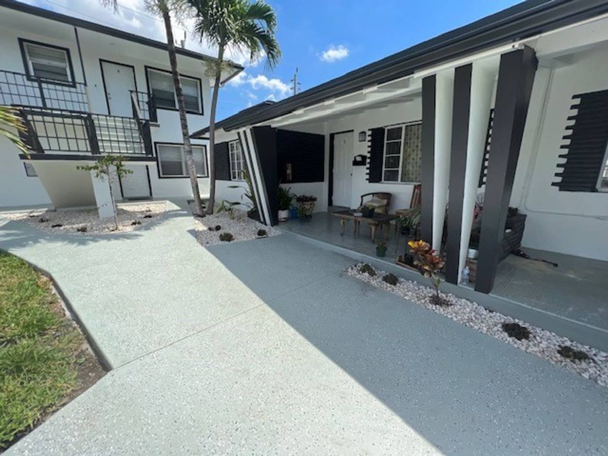 Apartment for rent at 1737 Liberty St, Hollywood, FL 33020