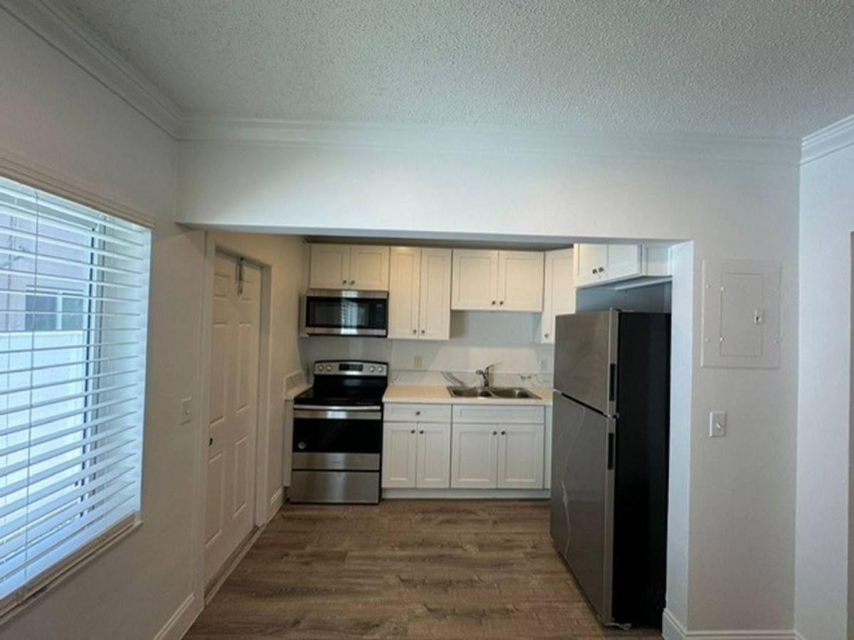 Apartment for rent at 1737 Liberty St, Hollywood, FL 33020