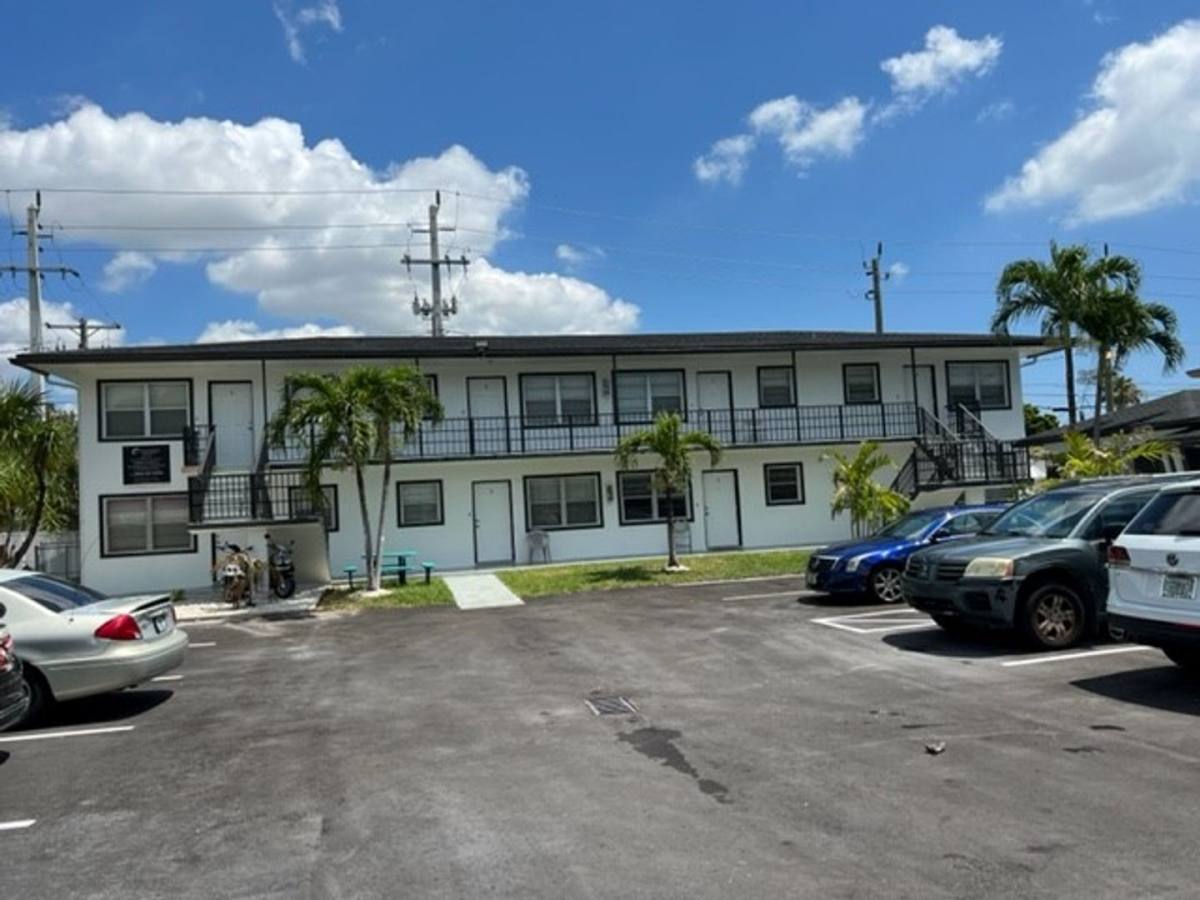 Apartment for rent at 1737 Liberty St, Hollywood, FL 33020