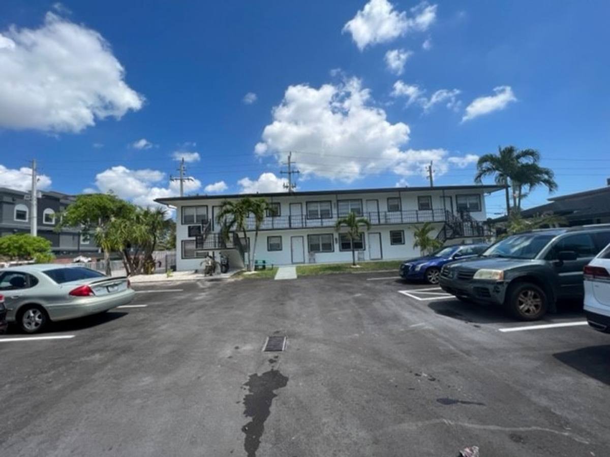 Apartment for rent at 1737 Liberty St, Hollywood, FL 33020