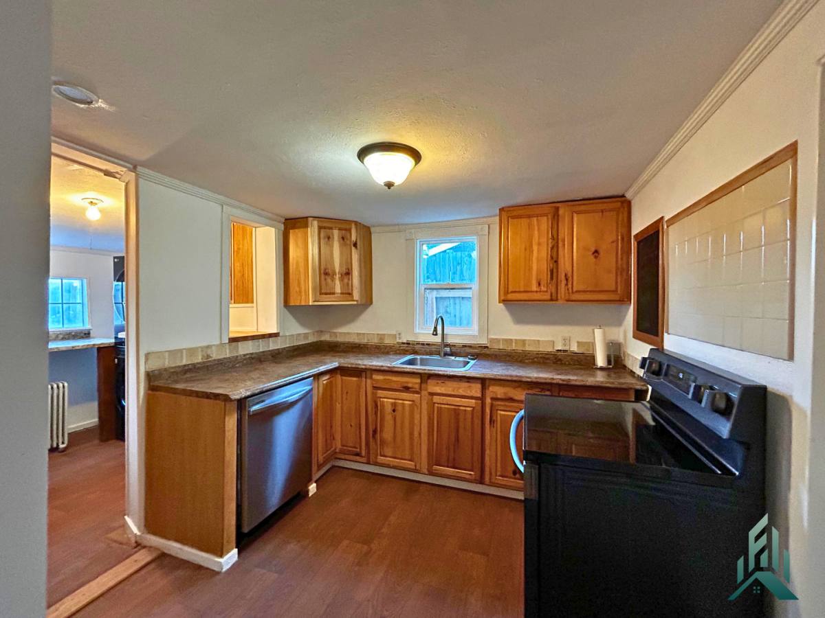 House for rent at 625 SE Geary St, Albany, OR 97321