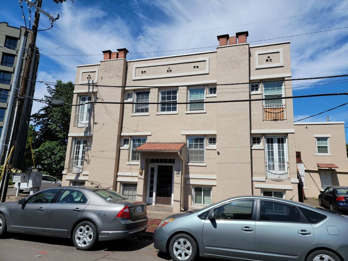 Apartment for rent at 204 NW 17th St, Corvallis, OR 97330