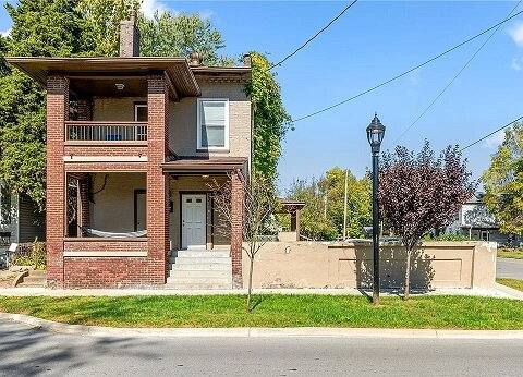 Apartment for rent at 531 E Chestnut St #2, Jeffersonville, IN 47130