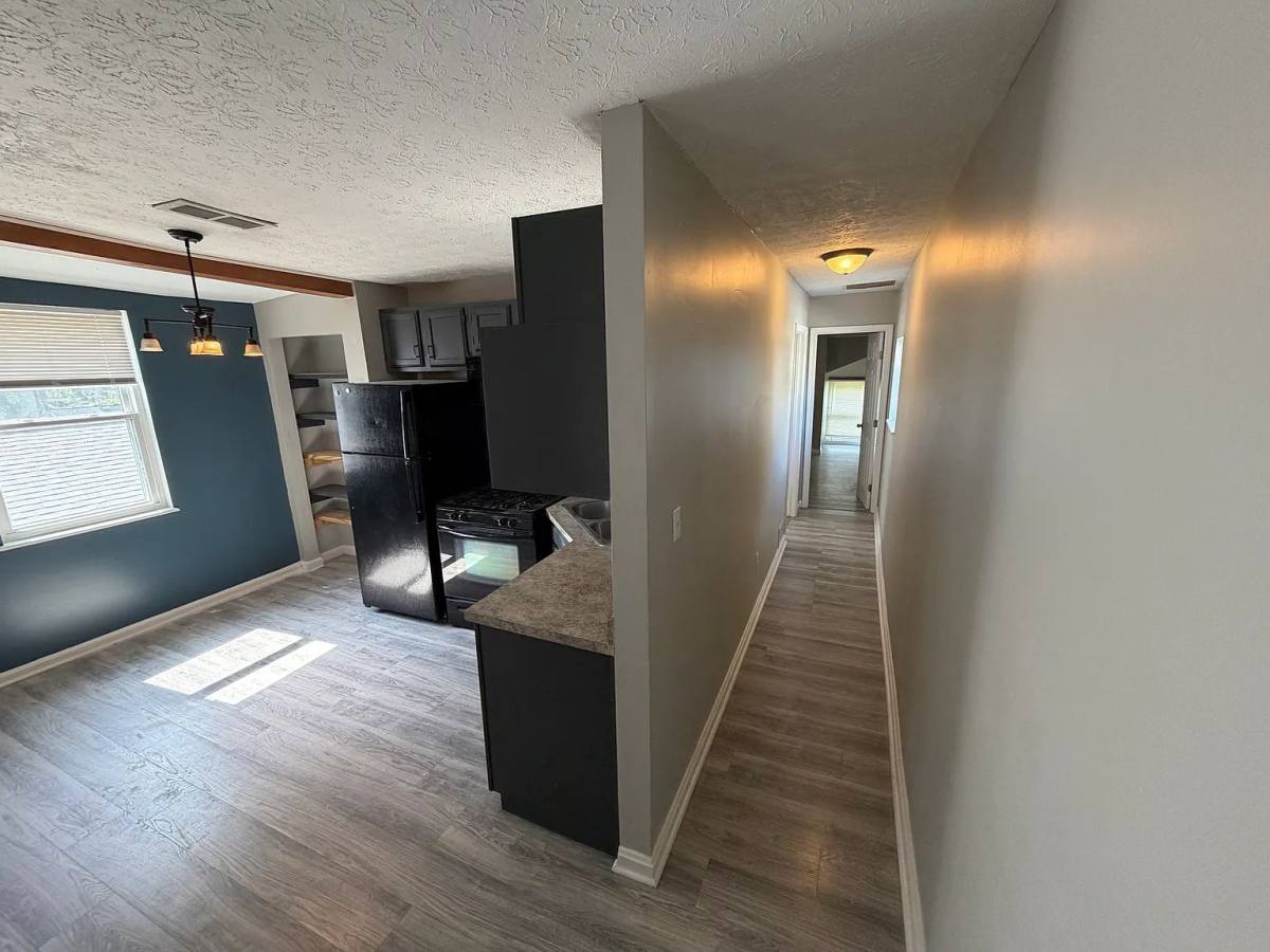 Apartment for rent at 531 E Chestnut St #2, Jeffersonville, IN 47130