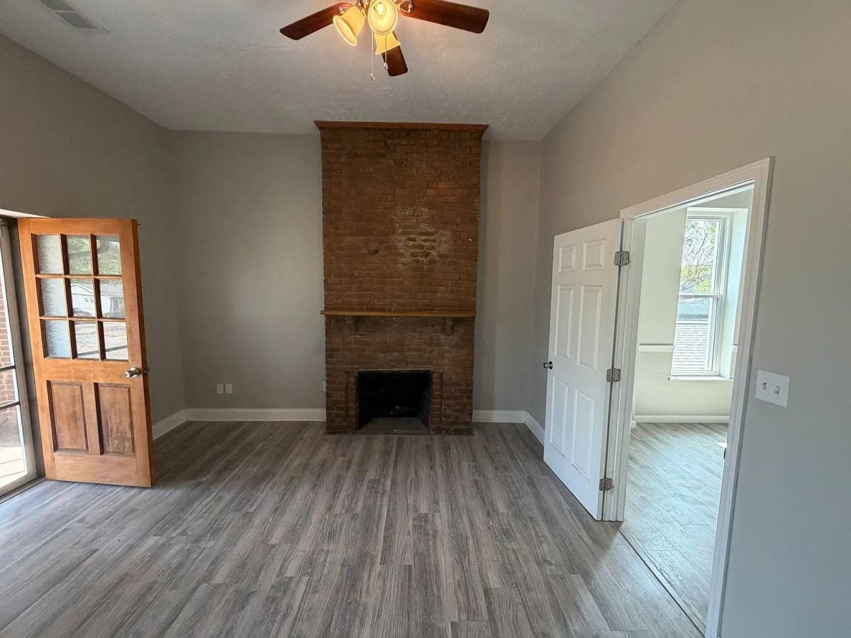 Apartment for rent at 531 E Chestnut St #2, Jeffersonville, IN 47130