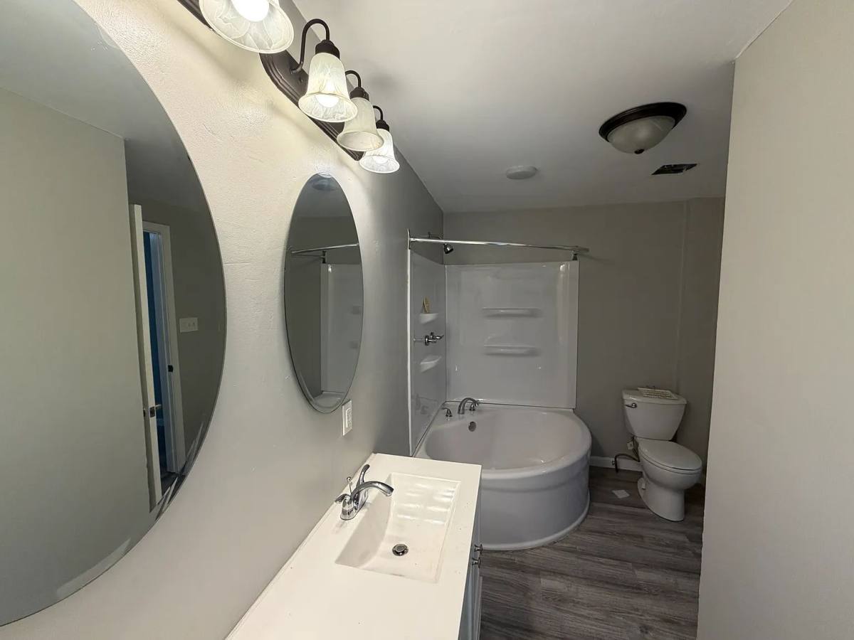 Apartment for rent at 531 E Chestnut St #2, Jeffersonville, IN 47130