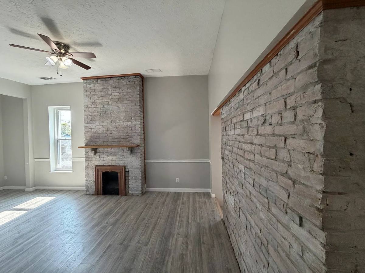 Apartment for rent at 531 E Chestnut St #2, Jeffersonville, IN 47130