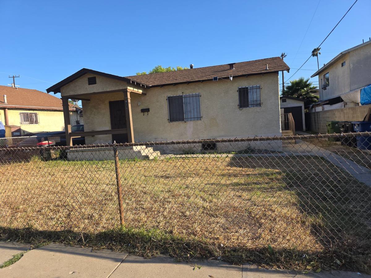 House for rent at 416 E 115th St, Los Angeles, CA 90061