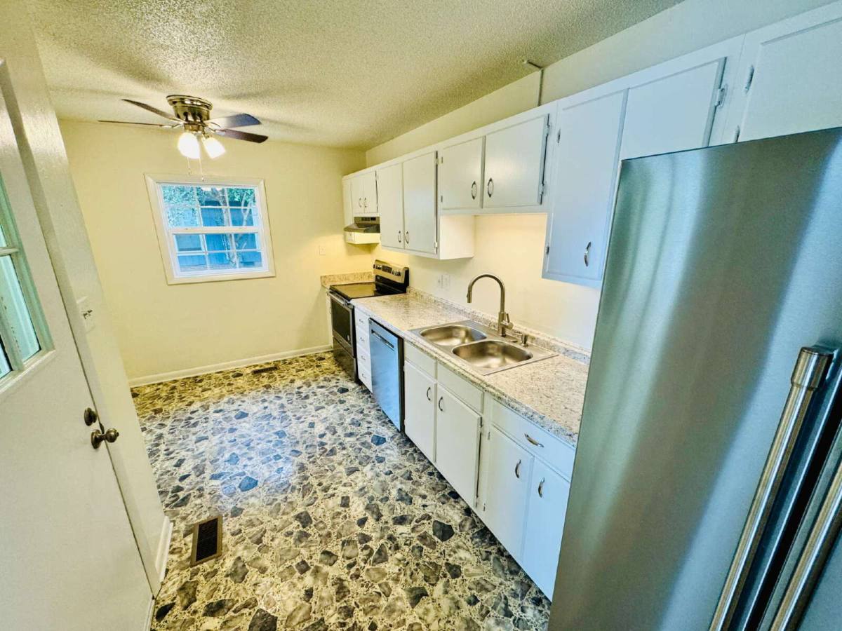 House for rent at 1009 Louisburg Place, Fayetteville, NC 28311