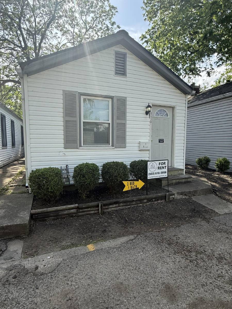House for rent at 916 Schiller Court, Louisville, KY 40204