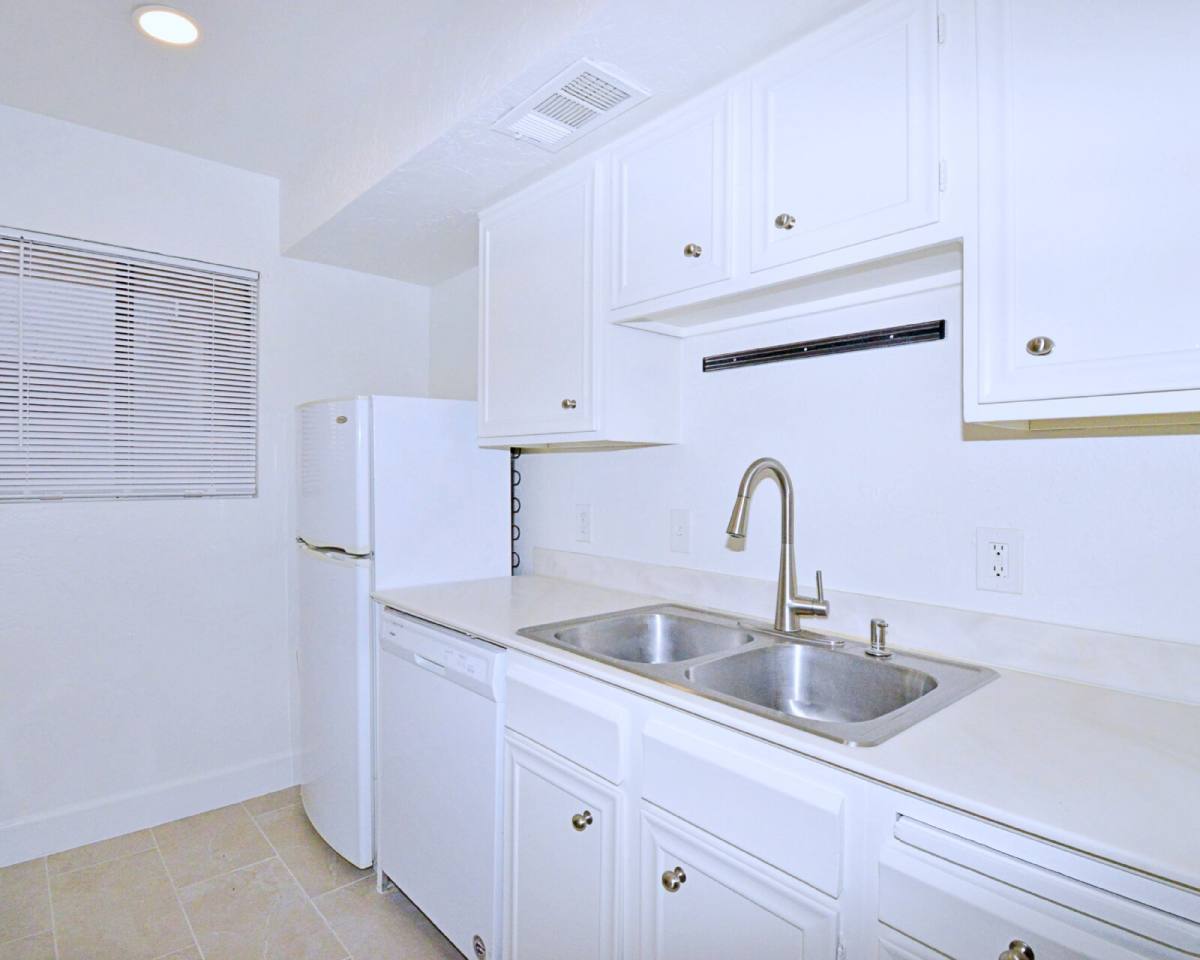 Condo for rent at 1050 E Ramon Rd #126, Palm Springs, CA 92264