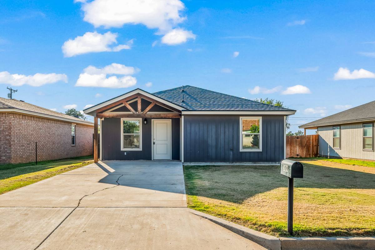 House for rent at 106 Walnut St, Idalou, TX 79329