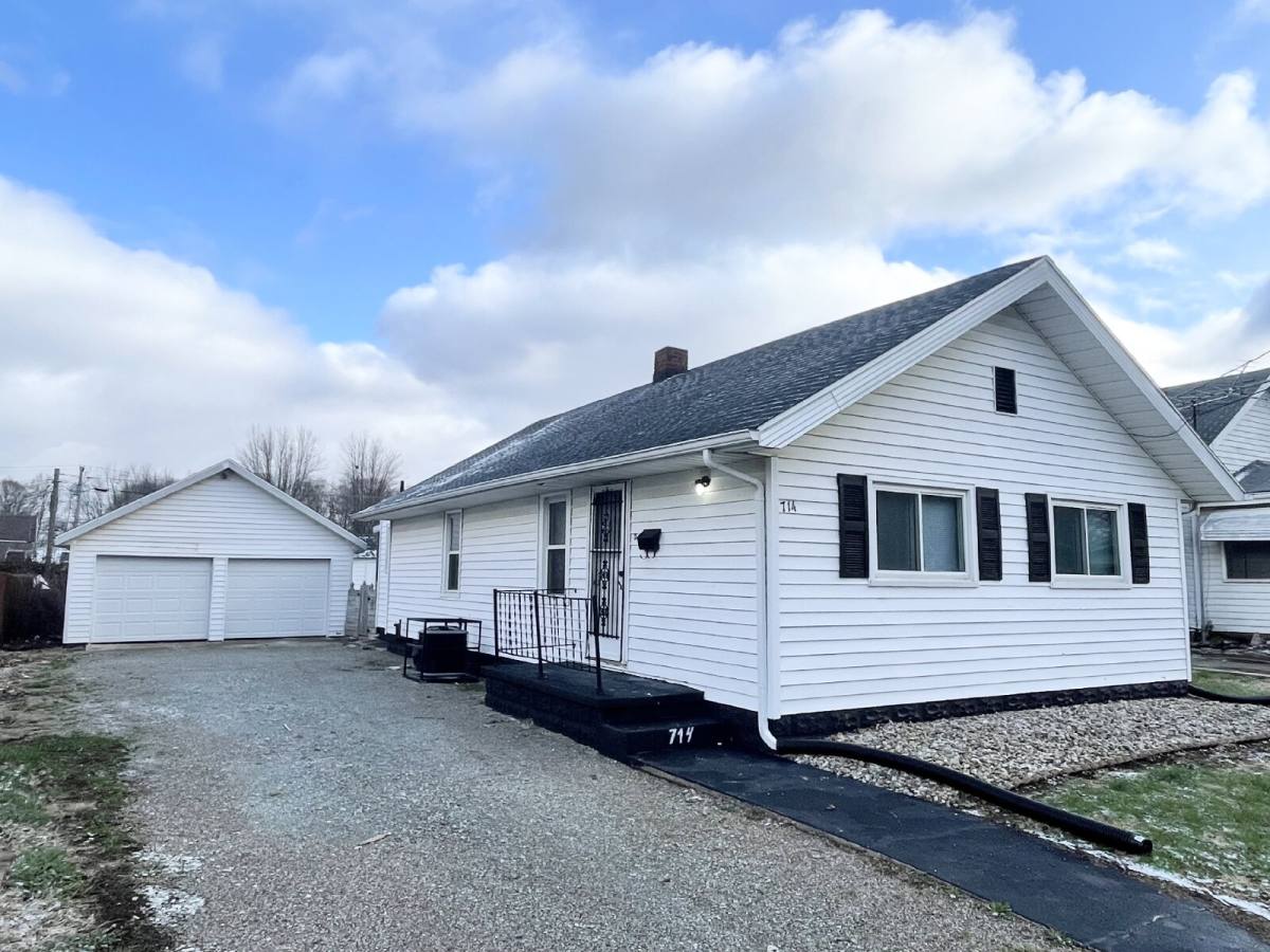 House for rent at 714 E 20th St, Anderson, IN 46016
