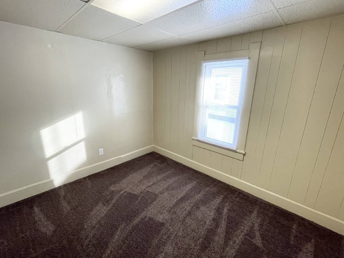 House for rent at 714 E 20th St, Anderson, IN 46016