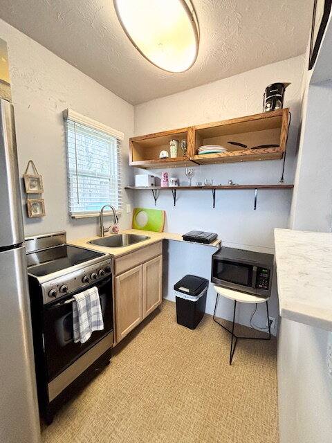 House for rent at 420 Daytona St, Daytona Beach, FL 32114
