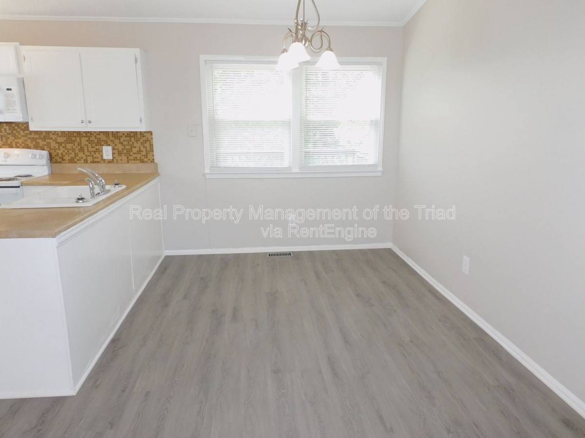 House for rent at 911 Tipperary Dr, Greensboro, NC 27406