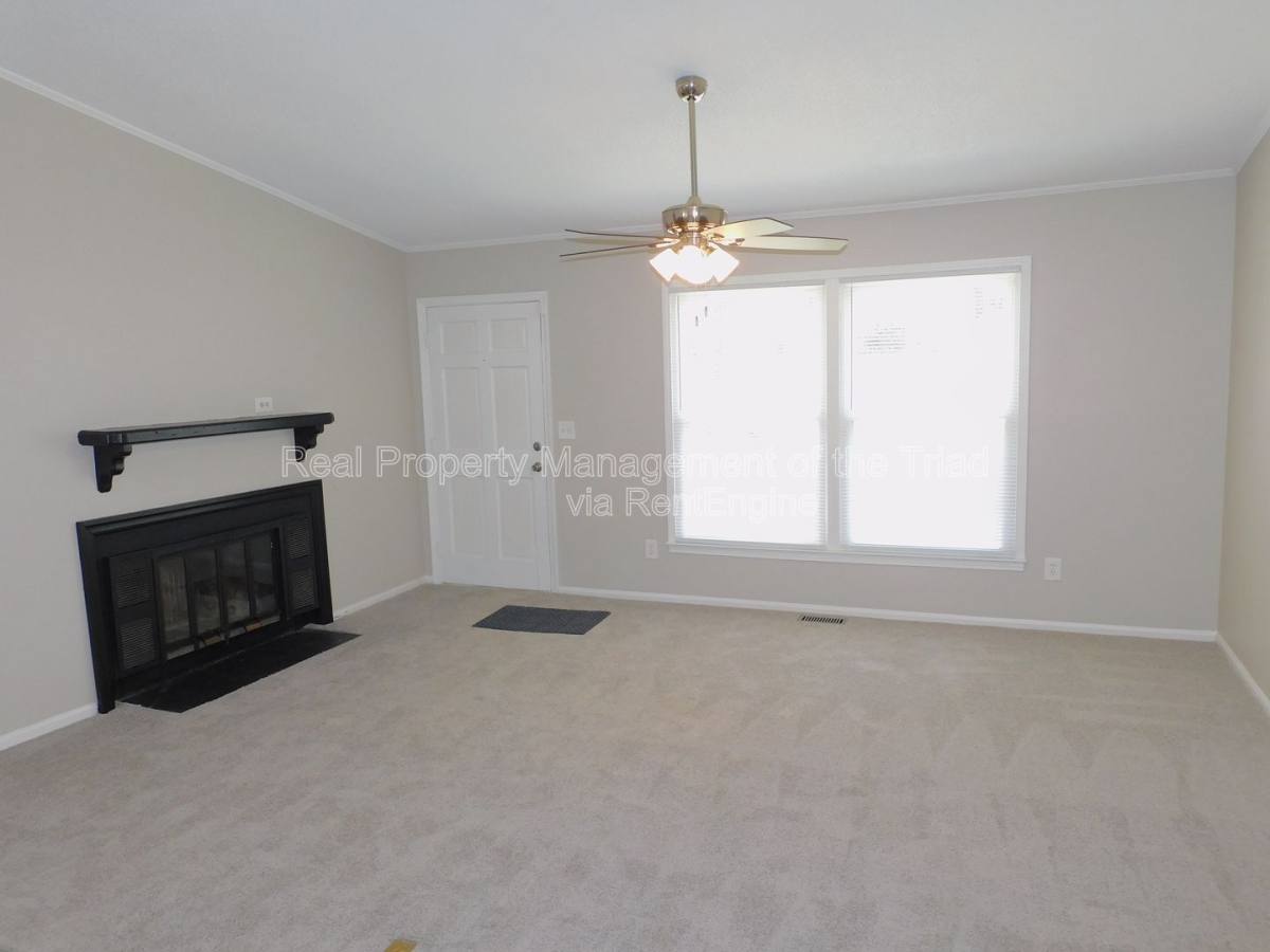 House for rent at 911 Tipperary Dr, Greensboro, NC 27406