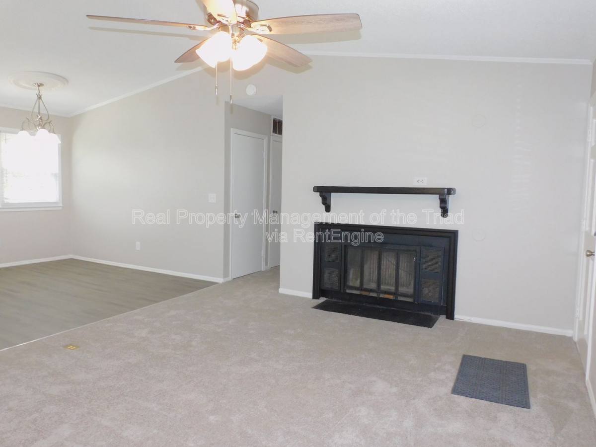 House for rent at 911 Tipperary Dr, Greensboro, NC 27406