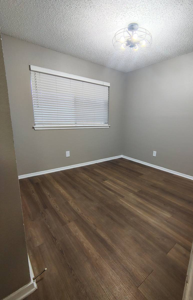 Apartment for rent at 412 Summit Ave #105, Arlington, TX 76013