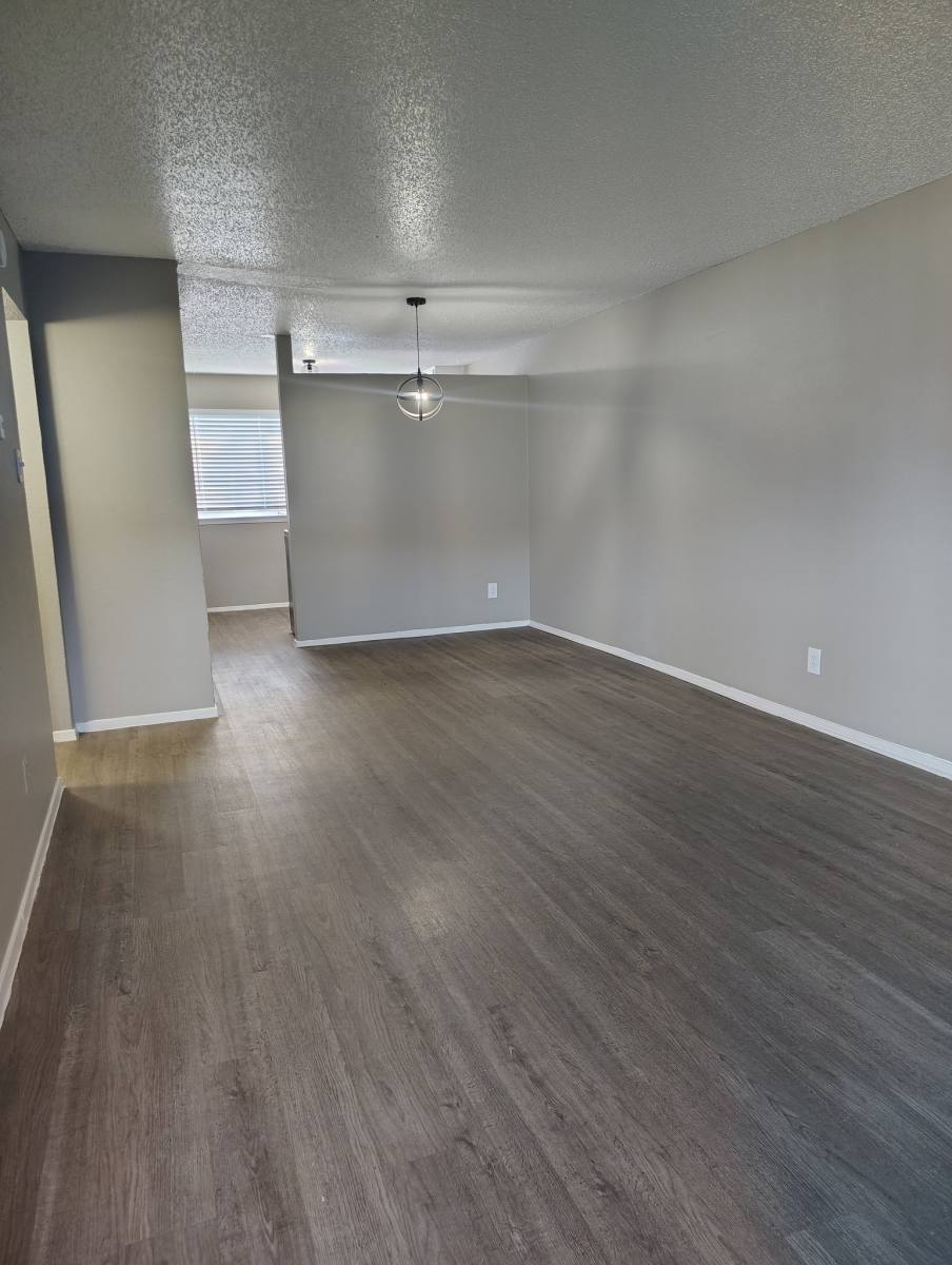 Apartment for rent at 412 Summit Ave #105, Arlington, TX 76013