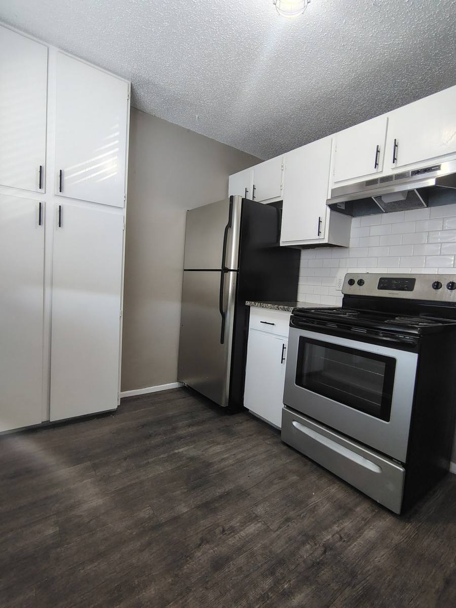 Apartment for rent at 412 Summit Ave #105, Arlington, TX 76013