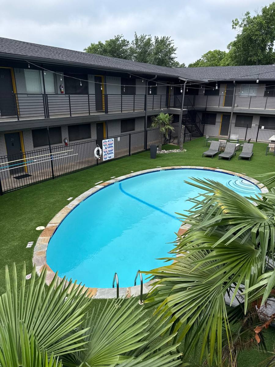 Apartment for rent at 412 Summit Ave #110, Arlington, TX 76013
