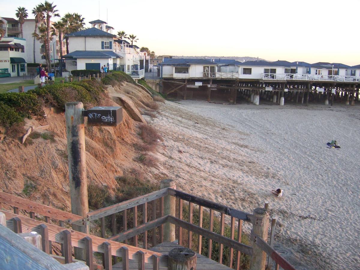 Apartment for rent at 826-832 Felspar St #830, San Diego, CA 92109