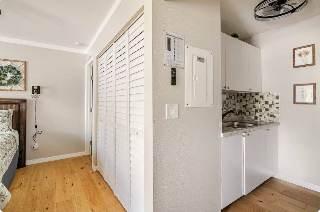 Apartment for rent at 4134 Dolphin Dr, Tampa, FL 33617