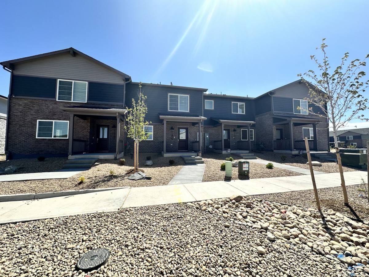 Townhouse for rent at 21244 E 65th Dr, Aurora, CO 80019
