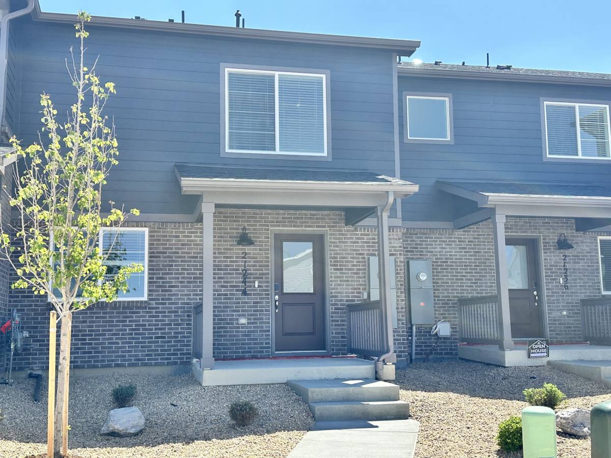 Townhouse for rent at 21244 E 65th Dr, Aurora, CO 80019