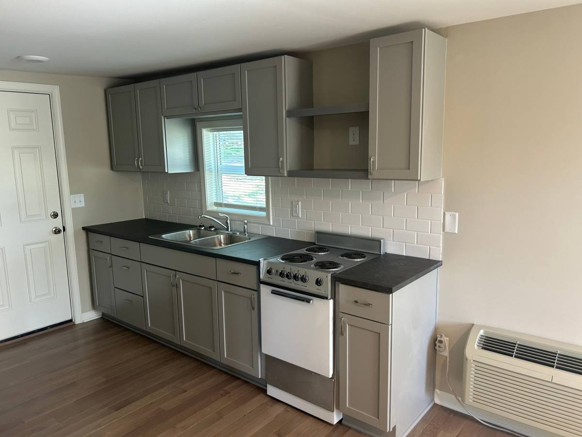 Townhouse for rent at 305 N Main, Harrisonville, MO 64701